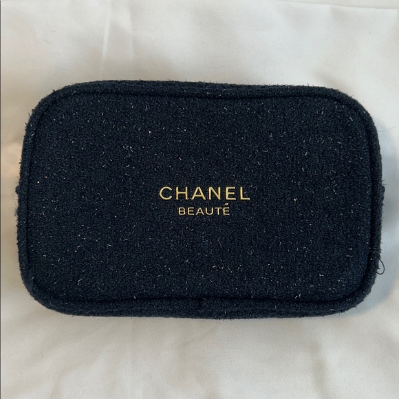CHANEL Handbags - Chanel Beauté Navy Blue Tweed Cosmetic Pouch - Gold VIP Gift NEW in Box